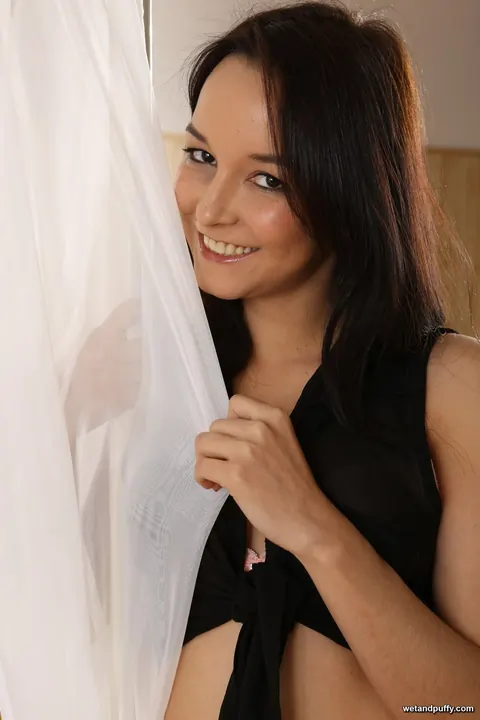 Francys Belle: Slim Brazilian MILF Uses a Dildo in Lingerie – photo 1 of 21
