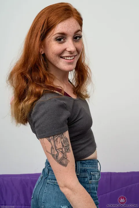 Jayme Rae: Redhead with Small Natural Tits Poses Nude – photo 2 of 21