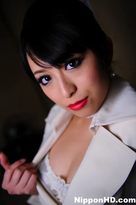 Nana Kunimi: Japanese Brunette Shows Lingerie and Stockings – photo 6 of 12