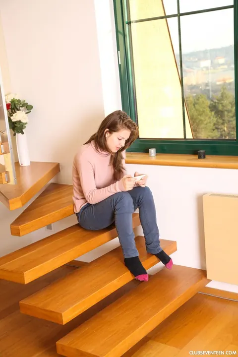 Suzie Diamond: Tall European Brunette Undresses and Spreads on the Stairs – photo 1 of 17