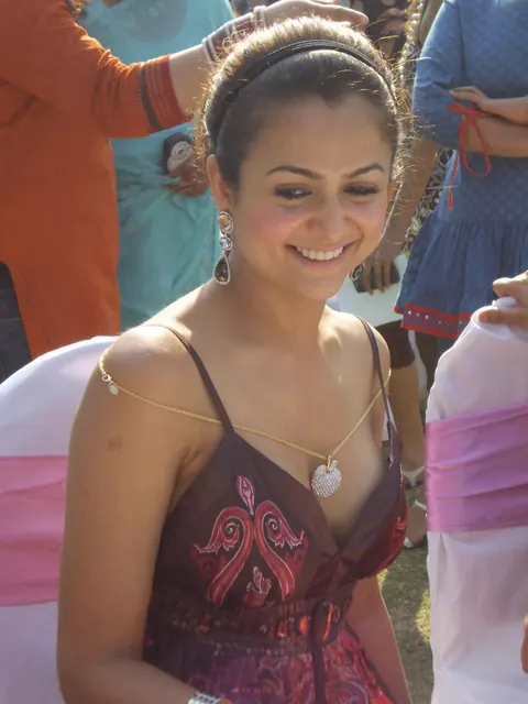 Indian Woman with Big Natural Tits Takes Bikini Selfies – photo 10 of 10