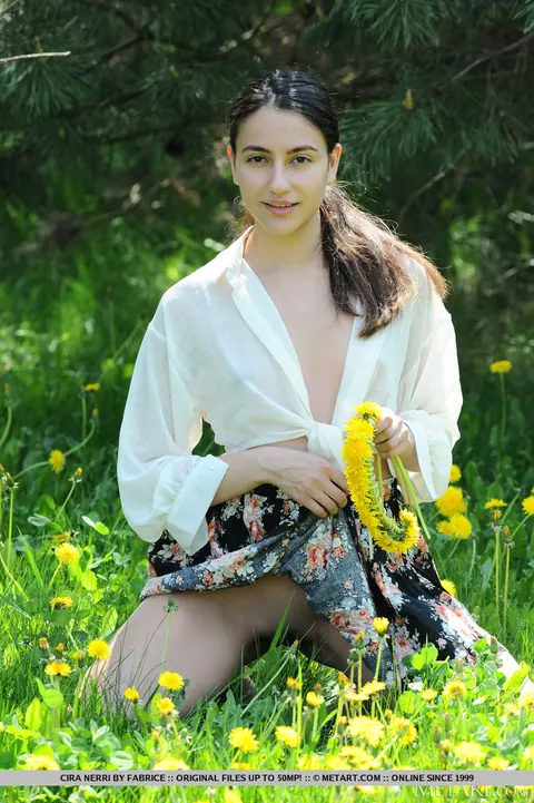 Cira Nerri: Tall Brunette Drops Her Skirt and Spreads Her Shaved Pussy – photo 6 of 18