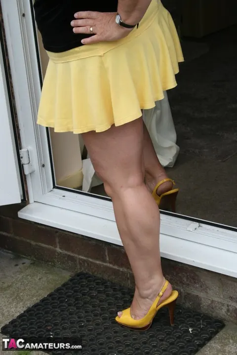 Kinky Carol: Curvy British Brunette Flashes Bikini and Panties on Patio – photo 3 of 16