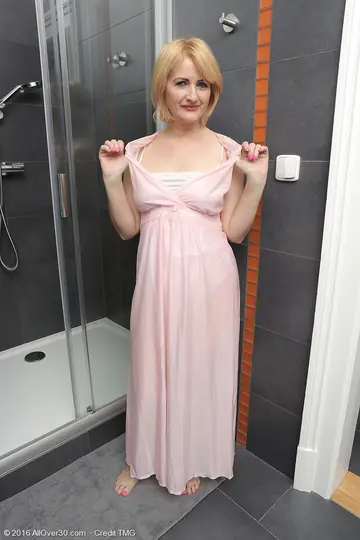Thick Blonde MILF Fingers and Spreads in the Bathroom
