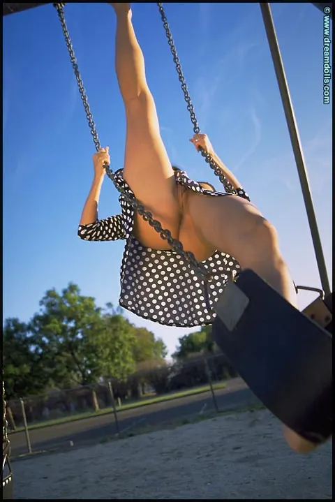 Xxxena: Busty Mature Brunette Lifts Her Skirt and Spreads Outdoors – photo 4 of 15
