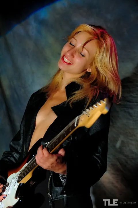 Carol O: Blonde Latina Strips Out of Her Leather Skirt and Spreads – photo 2 of 16