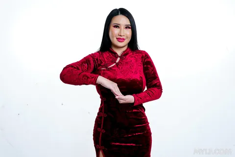 Suki Sin: Busty Asian MILF Gives a Deepthroat Blowjob – photo 12 of 20