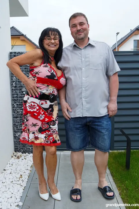 Inna White: Mature Latina Joins a Threesome with an Older Couple – photo 1 of 21