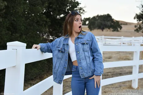 Summer Brooks: European Blonde in Glasses Flashes Her Tits in Jeans Outdoors – photo 14 of 20