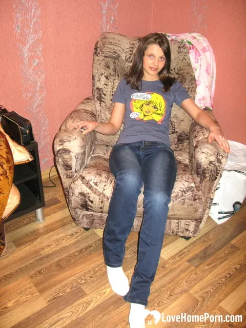 Liona Levi: Slim Brunette Poses Nude Then Pulls on Jeans in the Bathroom – photo 10 of 20