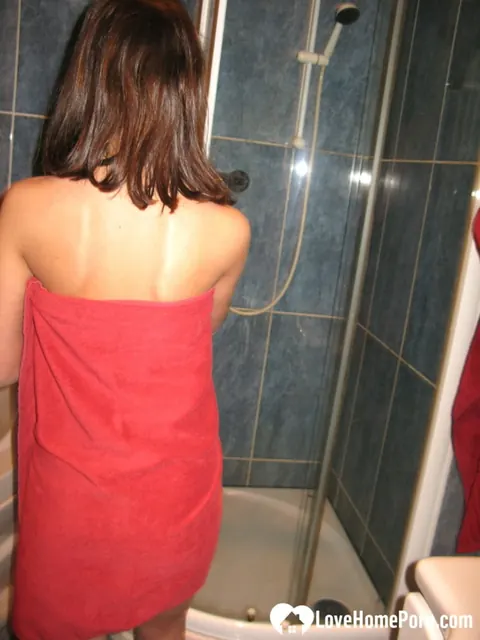 Liona Levi: Slim Brunette Poses Nude Then Pulls on Jeans in the Bathroom – photo 2 of 20