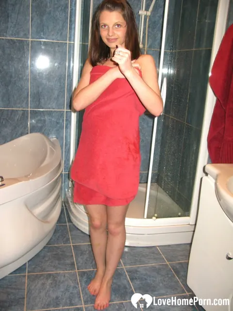 Liona Levi: Slim Brunette Poses Nude Then Pulls on Jeans in the Bathroom – photo 6 of 20