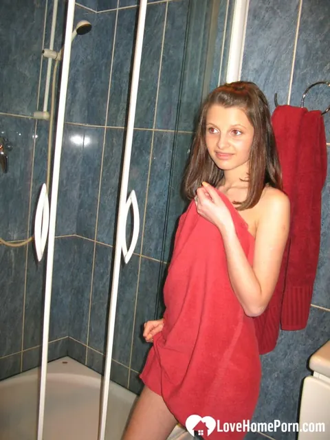 Liona Levi: Slim Brunette Poses Nude Then Pulls on Jeans in the Bathroom – photo 5 of 20