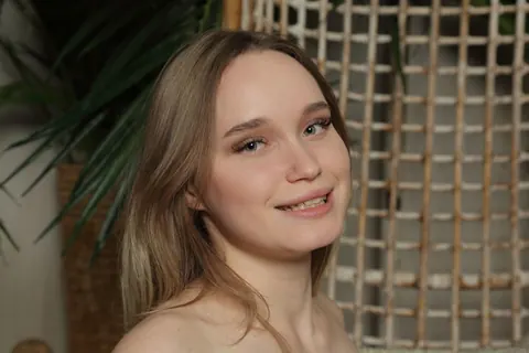 Olivia Myers: Blonde with Small Natural Tits Undresses and Poses Nude Front and Back – photo 21 of 21