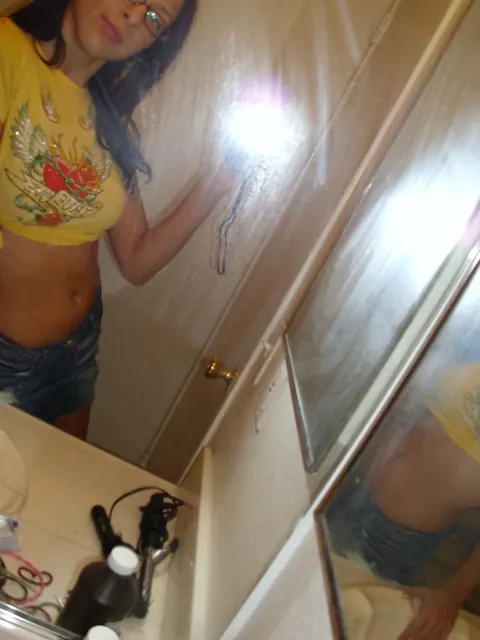 European Brunette in Glasses Takes Nude Mirror Selfies – photo 4 of 20