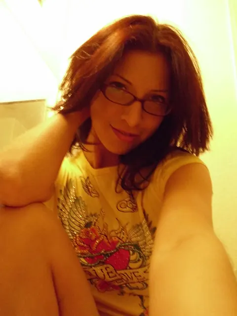 European Brunette in Glasses Takes Nude Mirror Selfies – photo 2 of 20