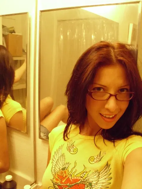 European Brunette in Glasses Takes Nude Mirror Selfies – photo 1 of 20