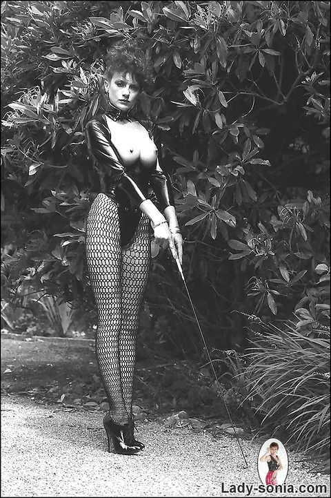 Lady Sonia: Tall Mature Blonde Exposes Her Big Tits Outdoors – photo 2 of 15