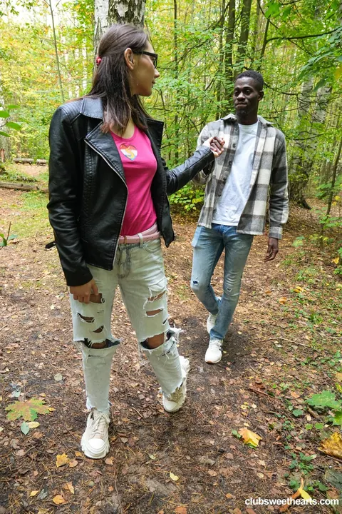 European PAWG in Jeans Sucks BBC Outdoors – photo 8 of 18