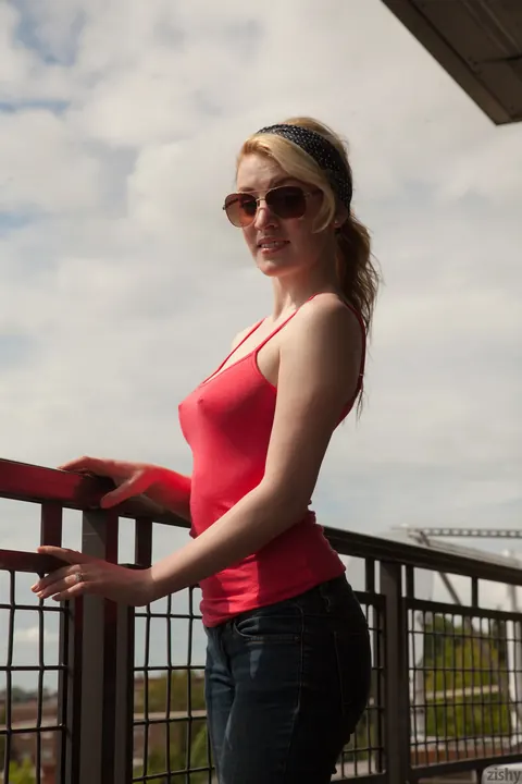 Wynn Leonard: Petite Pale Blonde in Glasses Strips and Flashes Her Big Tits in Public – photo 4 of 11