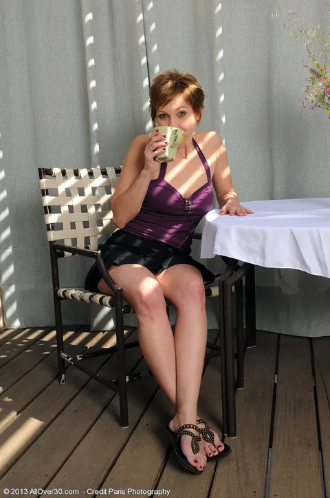 Brandi Minx: Thick Redhead MILF with Big Tits Spreads Her Shaved Pussy – photo 1 of 15
