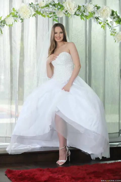 Jillian Janson: Thick Redhead MILF Strips Out of Her Dress and Heels – photo 2 of 20