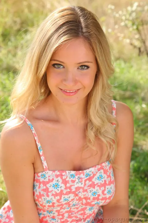Elle Richie: Slim British Blonde Strips to Stockings and Spreads Outdoors – photo 3 of 21