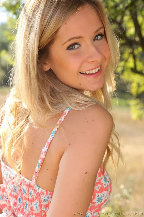 Elle Richie: Slim British Blonde Strips to Stockings and Spreads Outdoors – photo 9 of 21