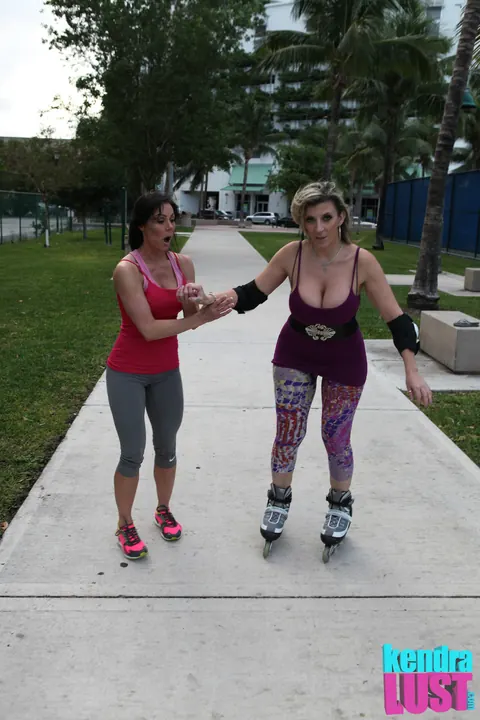 Kendra Lust & Sara Jay: Curvy MILF with Big Tits Gets Fucked Doggy Outdoors – photo 1 of 20