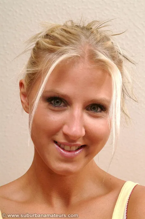 Sarah Wright: European Blonde MILF Strips in the Kitchen and Works Her Shaved Pussy – photo 6 of 21