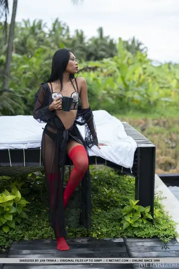 Thick Woman Strips Off Her Lingerie and Stockings in the Kitchen