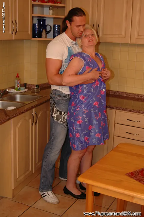 Short-Haired Blonde BBW Sucks Cock and Gets Fucked – photo 10 of 21
