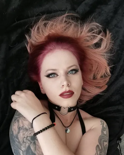 Tattooed Redhead PAWG Poses Nude for Phone Selfies – photo 13 of 18