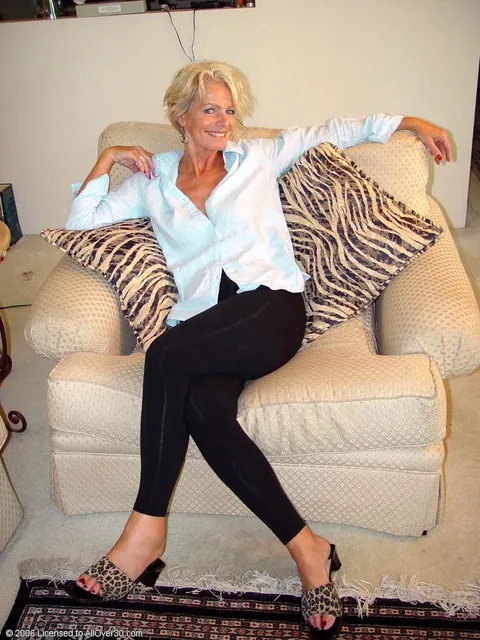 Mature Blonde Undresses to Show Her Hairy Pussy – photo 2 of 20