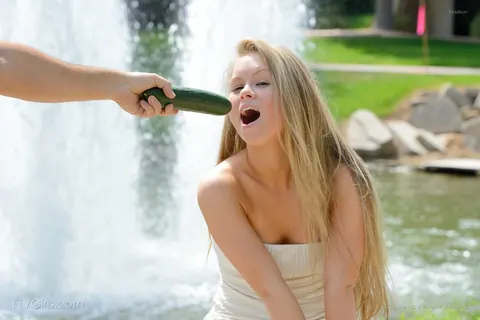 Madison Chandler: Thick Blonde Flashes Her Big Ass Outdoors and Fucks Herself with a Dildo – photo 11 of 16