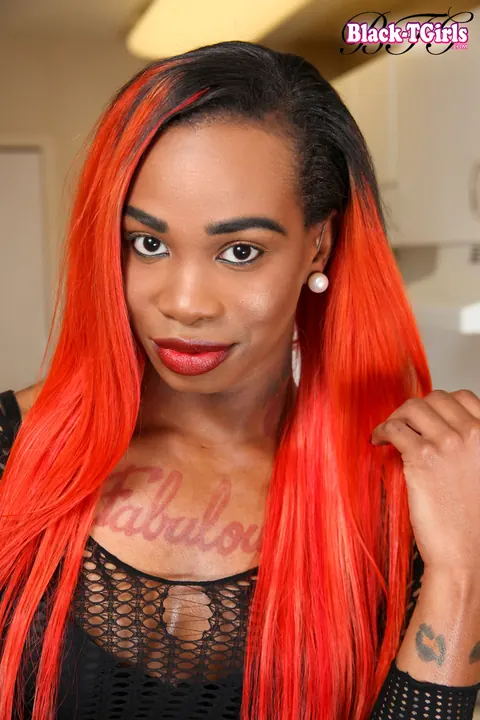 Trans Woman Poses Nude and Masturbates for the Camera – photo 3 of 16