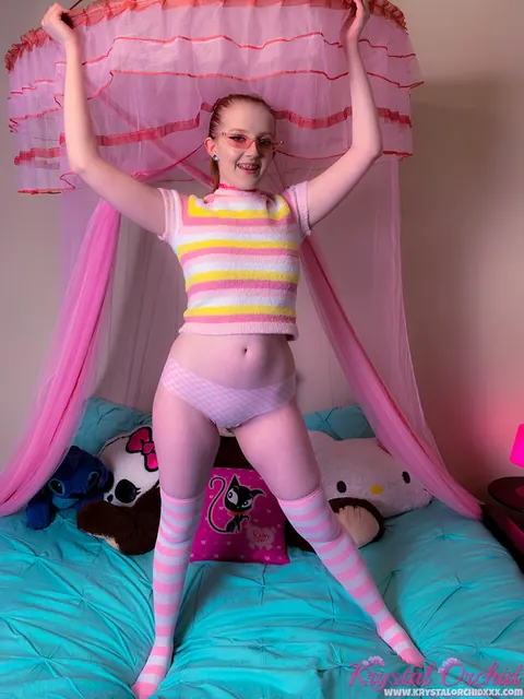 Krystal Orchid: Petite Blonde Poses Nude and Shows Her Pink Muff – photo 2 of 15