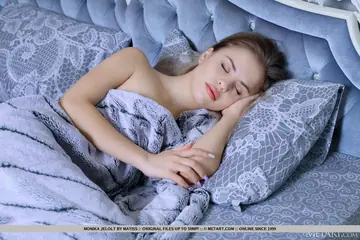 Monika Jelolt – Tattooed Blonde PAWG Poses Naked and Spreads on the Bed