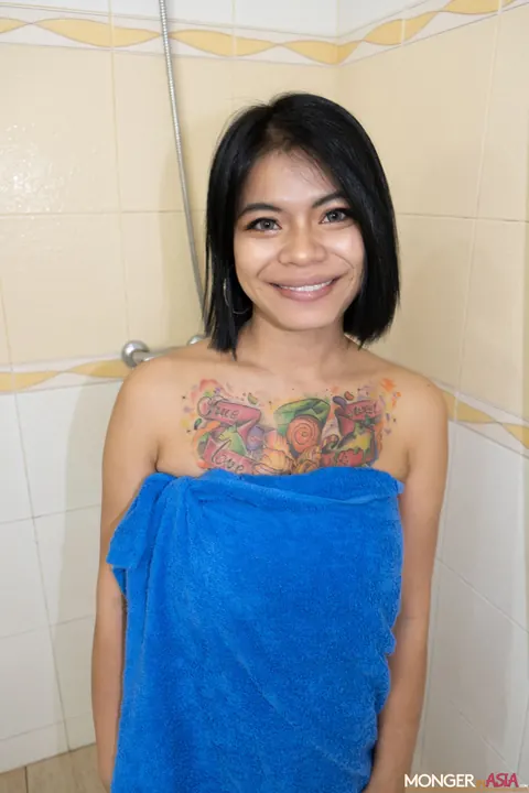 Asian Babe with Big Tits Bares Her Shaved Pussy in the Bathroom – photo 2 of 14