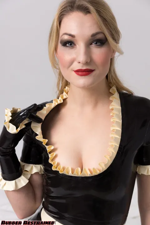 Blonde PAWG Poses in Latex Maid Uniform and Heels – photo 14 of 16