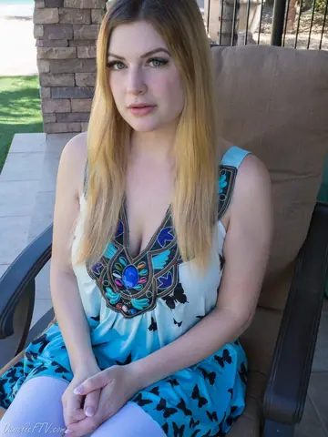 Blonde PAWG Strips Naked and Spreads in the Garden