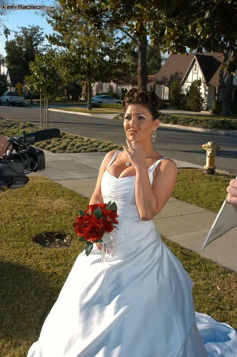 Claire Dames: Curvy MILF Has Group Sex Outdoors on Her Wedding Day – photo 9 of 16