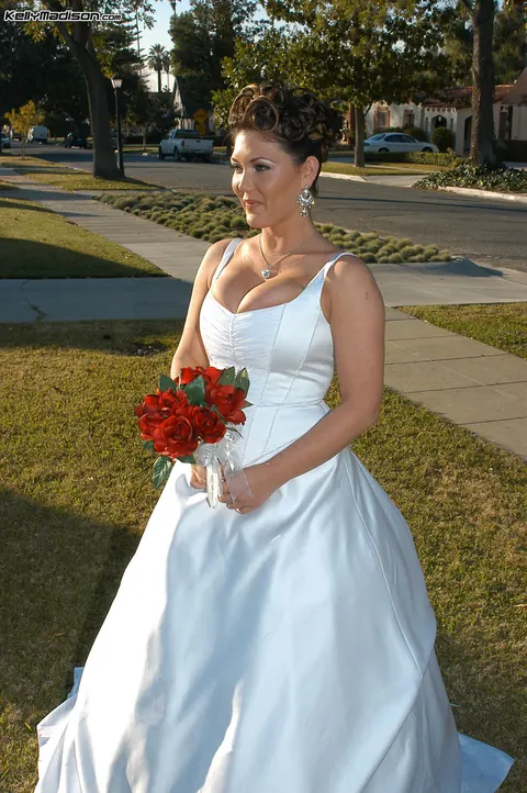 Claire Dames: Curvy MILF Has Group Sex Outdoors on Her Wedding Day – photo 10 of 16