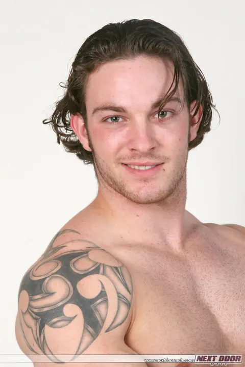 Thick Tattooed Man Shows Off His Muscles and Small Cock – photo 12 of 20