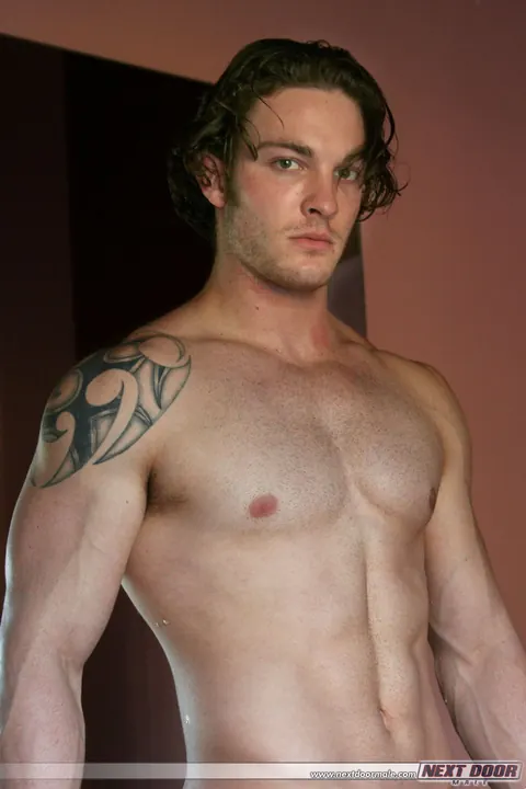 Thick Tattooed Man Shows Off His Muscles and Small Cock – photo 16 of 20