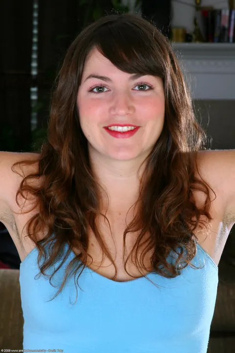 Hairy Woman Undresses Fully and Shows Her Bush – photo 1 of 21