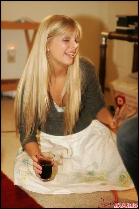 Jana Jordan: Slim Blonde in Jeans and Panties Kisses and Licks Her Partner – photo 3 of 12