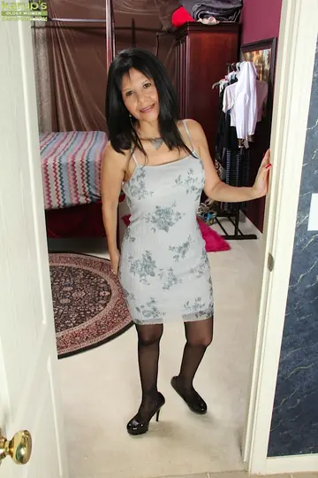 Thick European MILF in Stockings Spreads Her Shaved Pussy