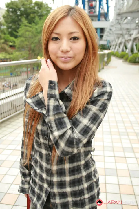 Anna Morisaki: Japanese Redhead Lifts Her Skirt Outdoors – photo 10 of 15