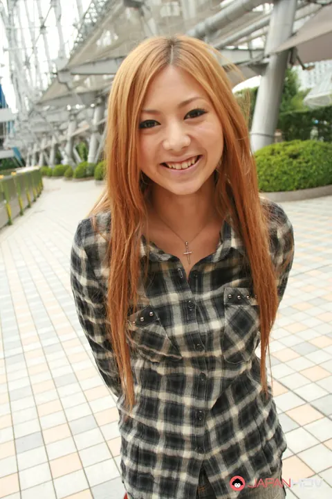 Anna Morisaki: Japanese Redhead Lifts Her Skirt Outdoors – photo 11 of 15